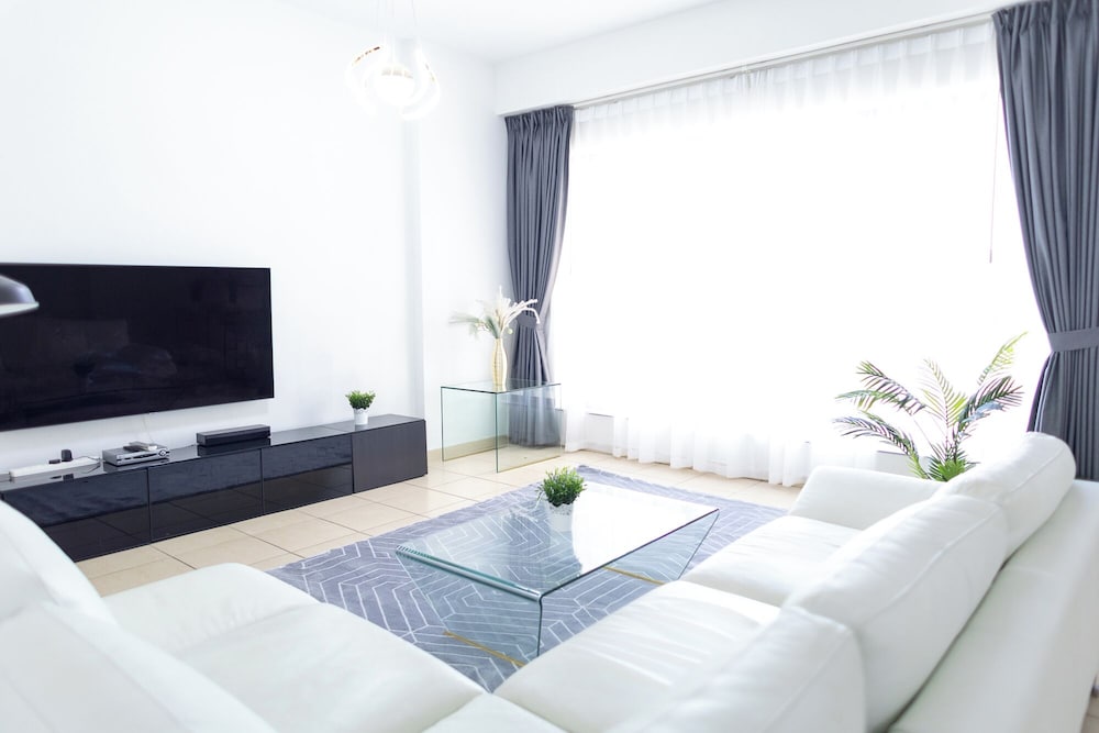 Luxury Apartment, 4 Bedrooms, Balcony, Sea View