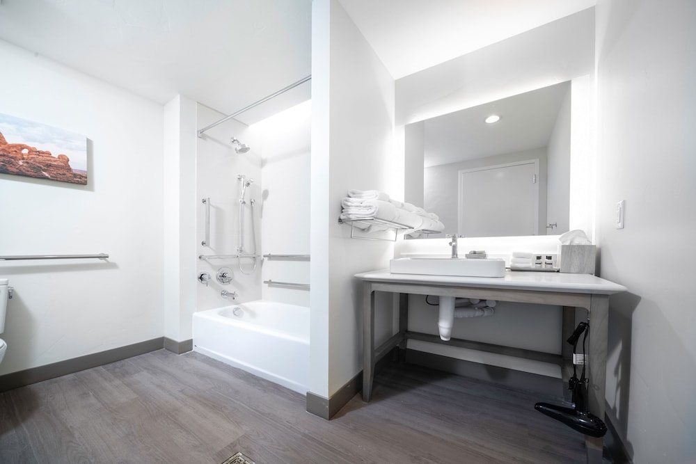 Studio, Multiple Beds - Photo 6