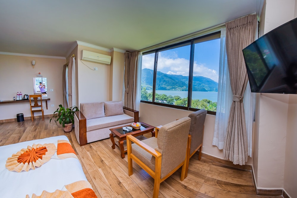 Standard Suite, Lake View - Photo 7