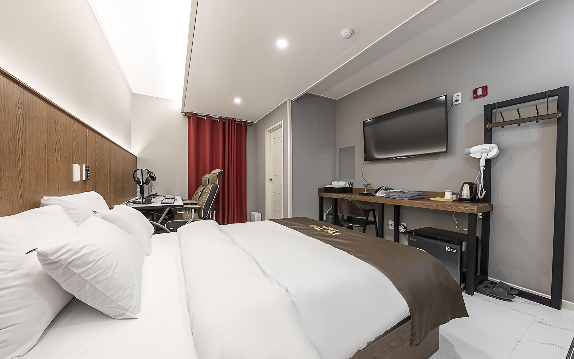 Room (Couple 2PC room (Netflix available ga) photo 3