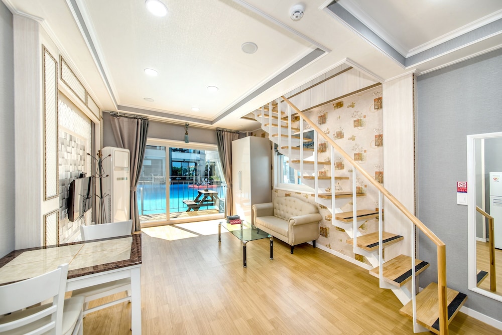35 villa photo 1