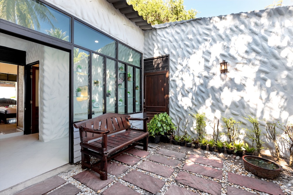 Beach Front Room - Photo 5