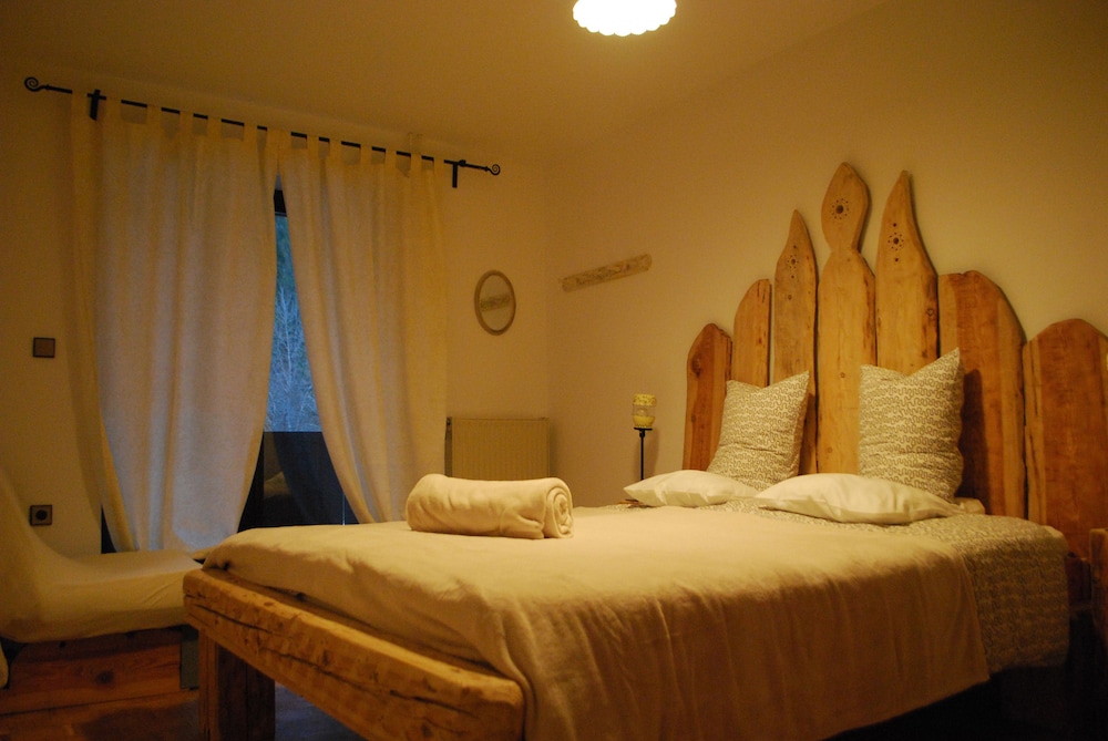Apartment, 2 Bedrooms, Mountain View, Ground Floor photo 1