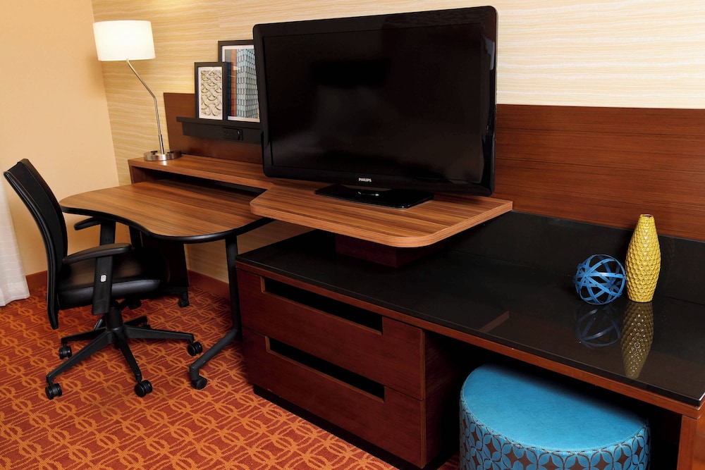 Room, 2 Queen Beds (Mobility/Hearing Accessible, Tub)