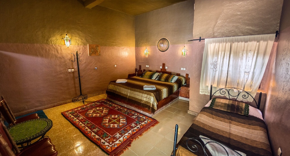 Traditional Triple Room, Private Bathroom - Photo 1