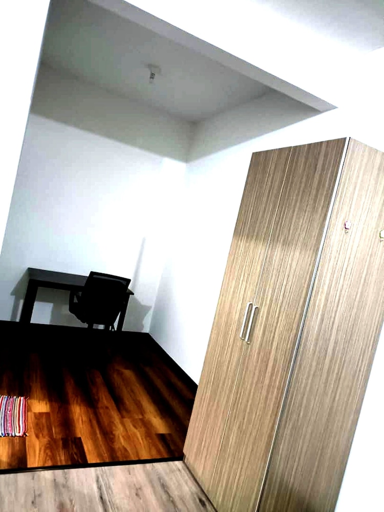 Single Room, Private Bathroom photo 3