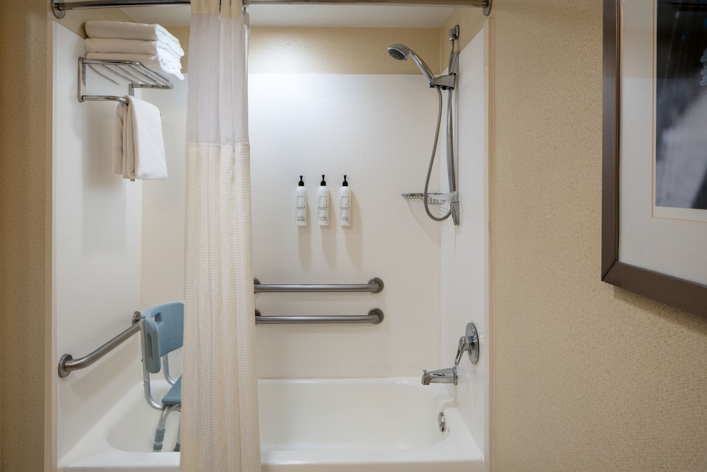 Suite, 1 Bedroom (Mobility Accessible, Tub) - Photo 2
