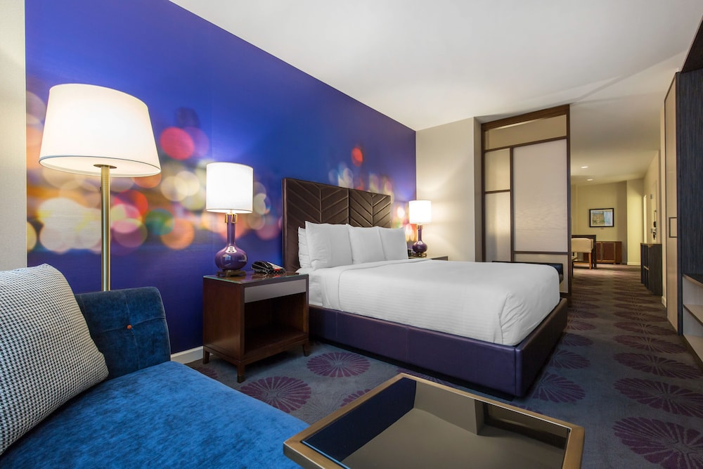 Suite, Multiple Beds, Accessible (Saint Clair)