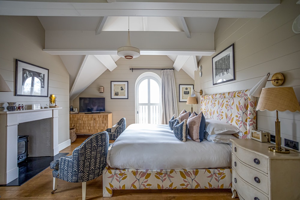 Deluxe Room (Coach House)