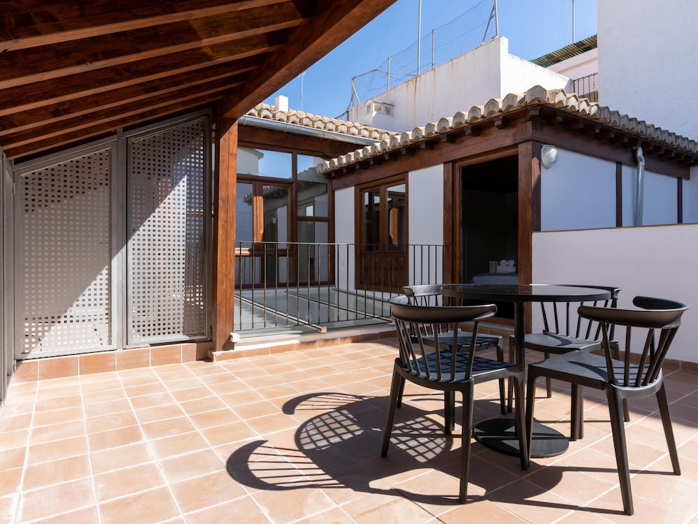 One-bedroom Apartment with Rooftop Terrace - Photo 15