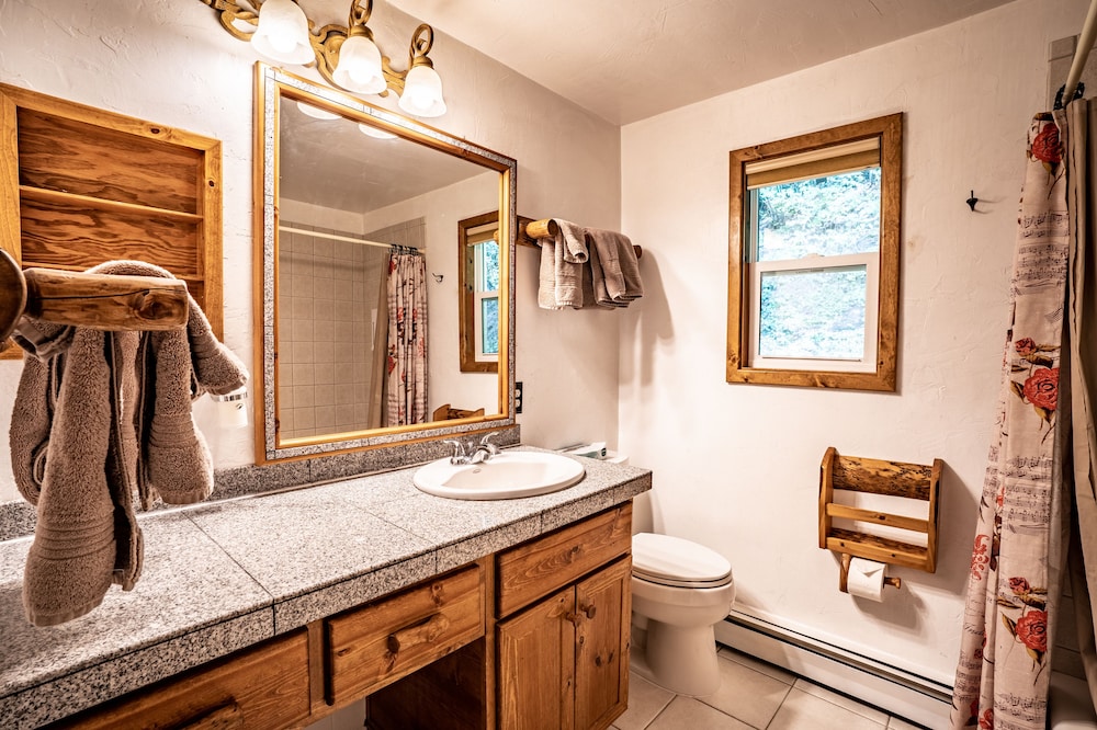 Family House, 2 Bedrooms, River View, Mountainside, photo 6