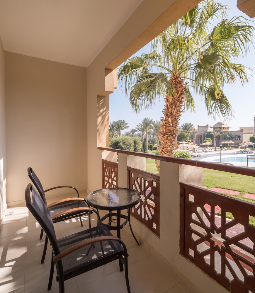 Superior Room Garden View - Photo 5
