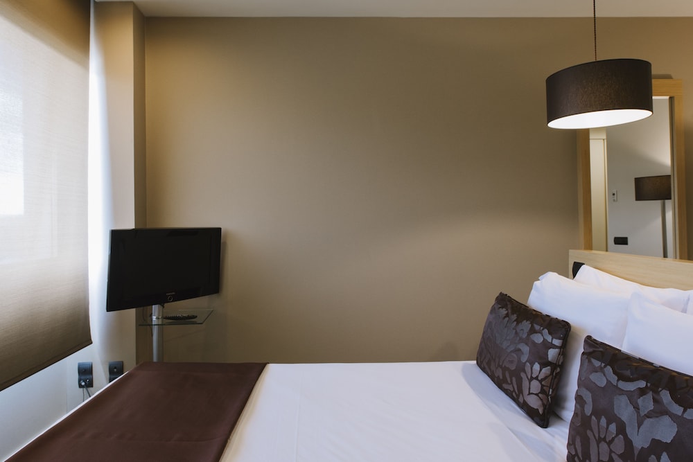 Standard Double or Twin Room (3 Adults) - Photo 3