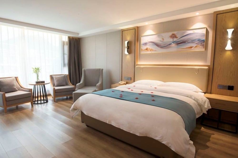 Standard Single Room, Partial Lake View