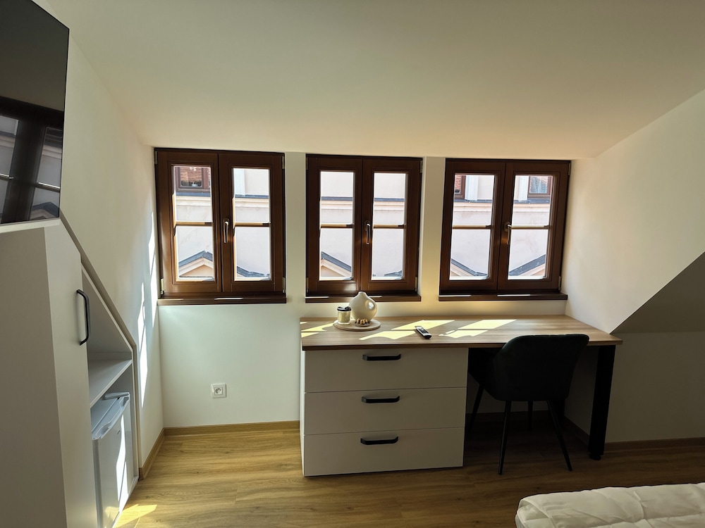 Deluxe Double or Twin Room, City View photo 2
