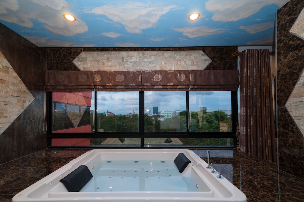 Honeymoon Studio Suite photo 3