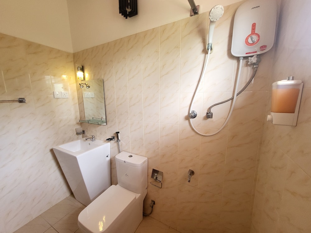 Standard Double Room - Photo 6