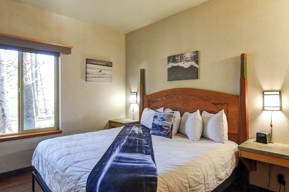 Luxury Cabin, 2 Bedrooms, Oceanfront