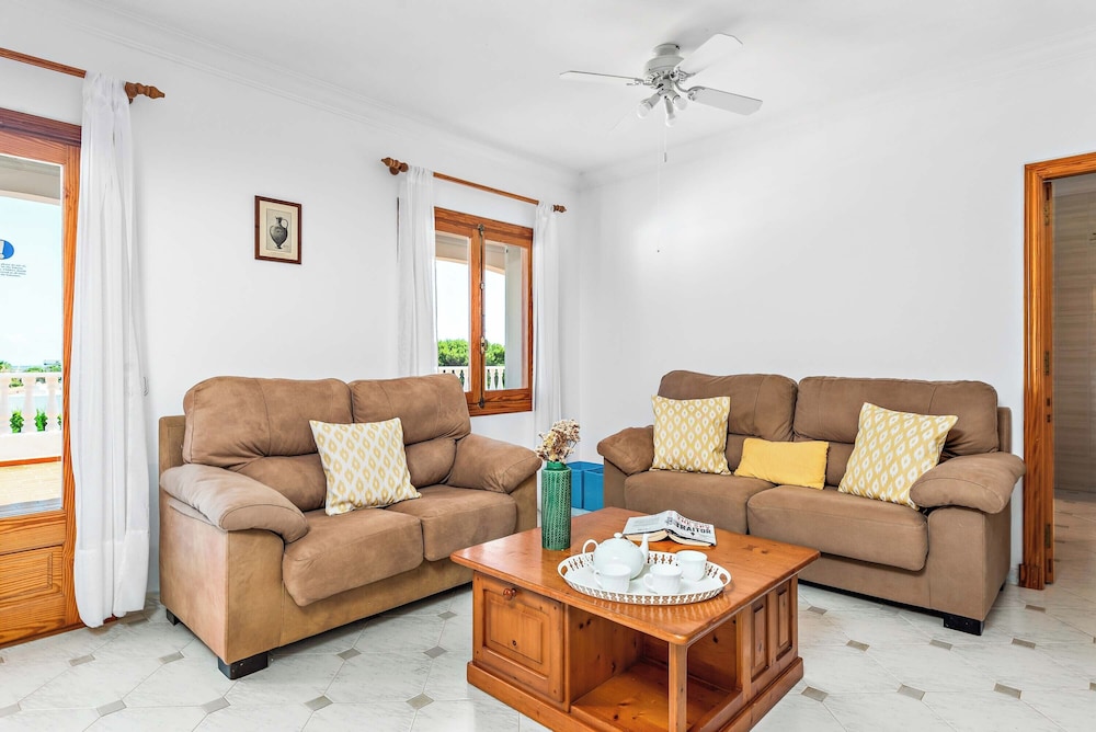 Villa (4 Bedrooms) photo 2