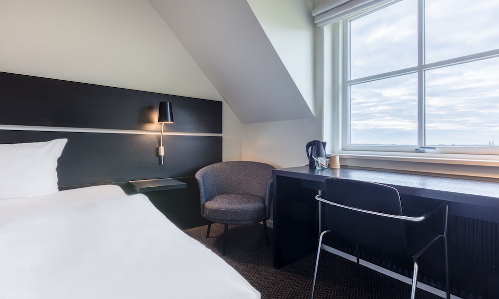 Standard Single Room, 1 Double Bed, Non Smoking (140cm)