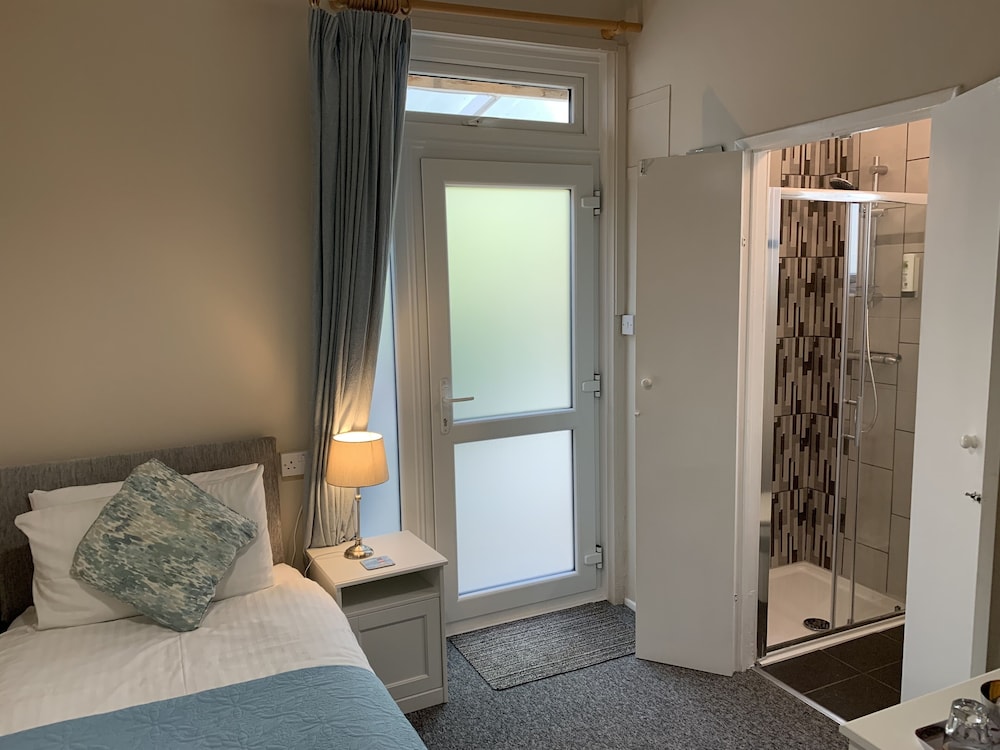 Single Room photo 3