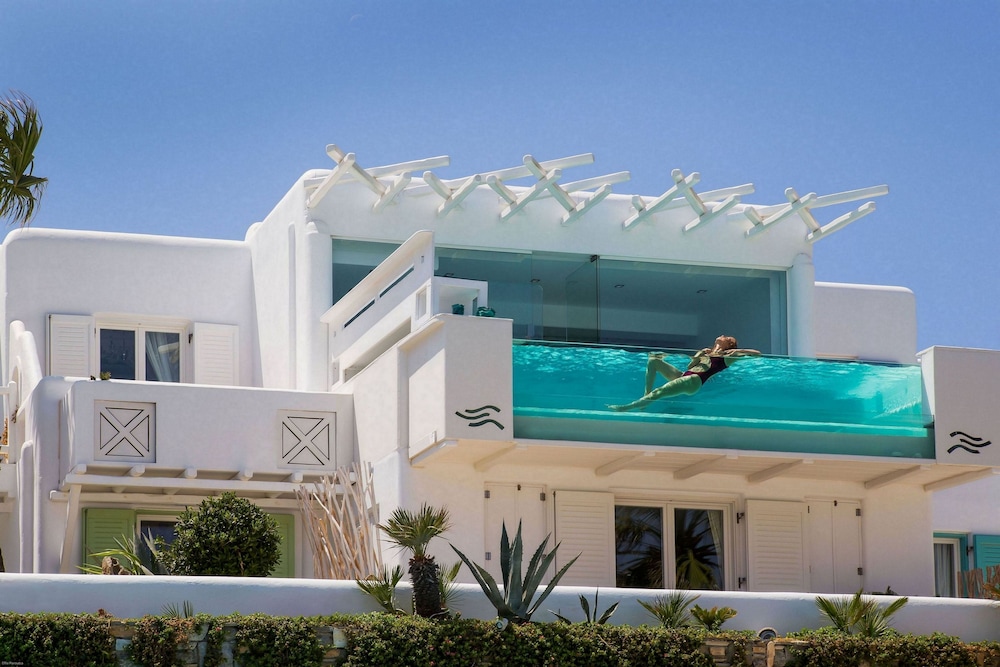 Signature Suite 130 Sea View with Private Glass Pool photo 1
