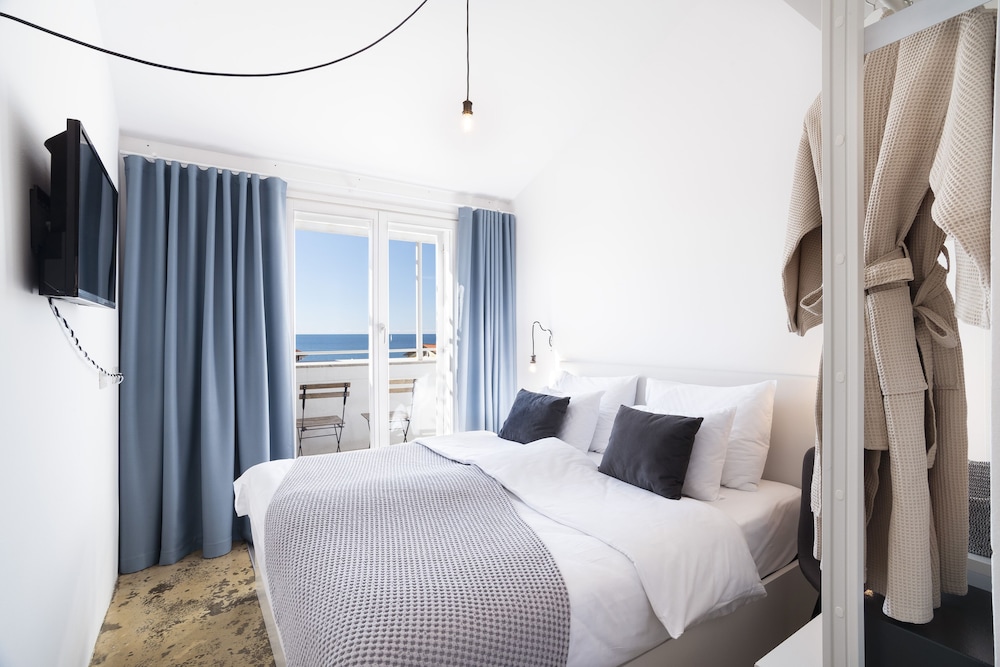 Classic Double Room, Balcony, Sea View - Photo 3