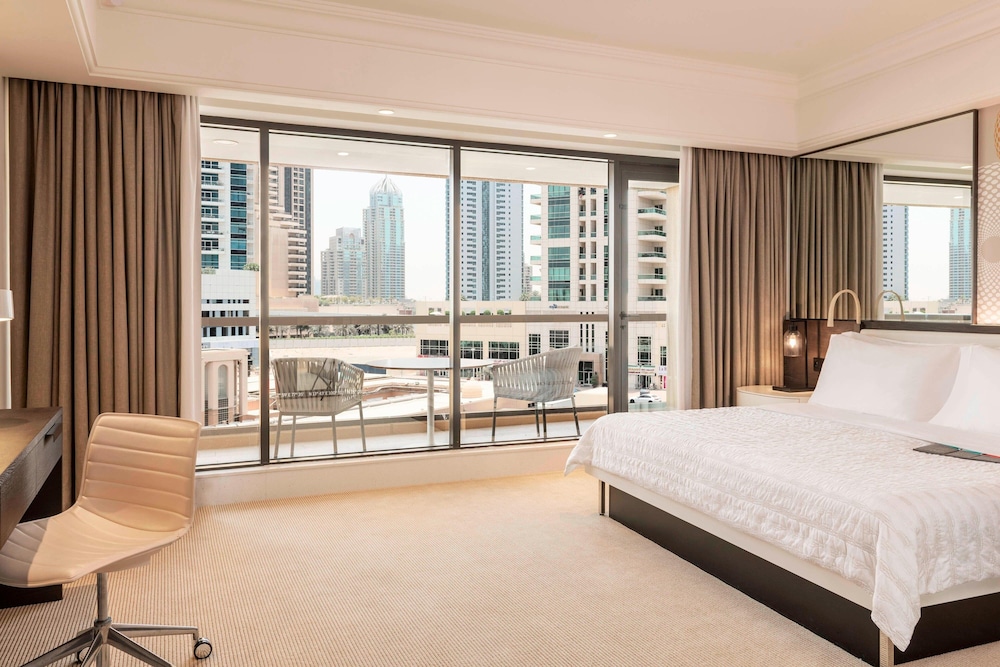 Deluxe Suite, 1 Bedroom, Smoking, Balcony - Photo 9