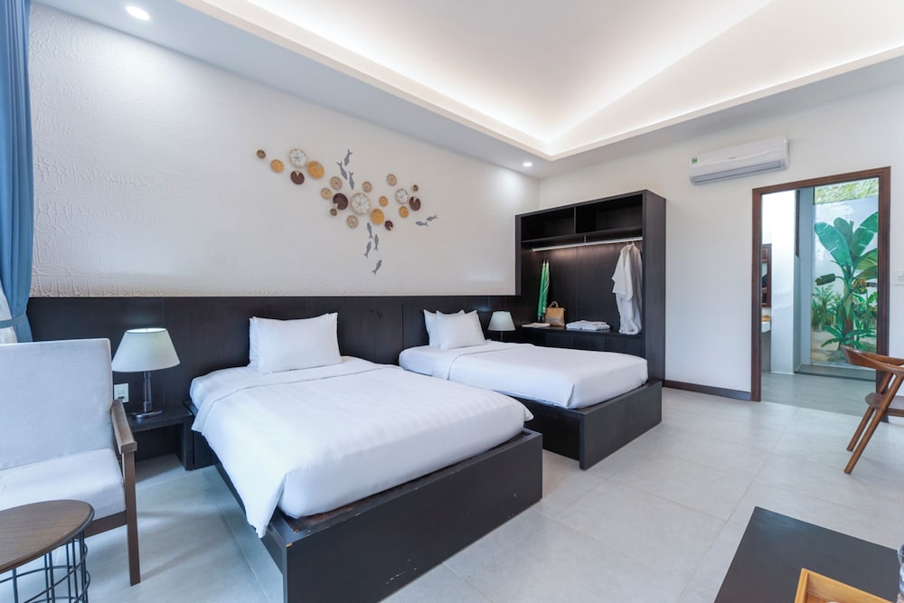 Bungalow, 2 Twin Beds, Pool View - Photo 3