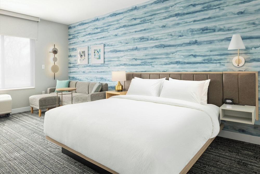 Standard Studio Suite, 1 King Bed (Hearing Accessible)