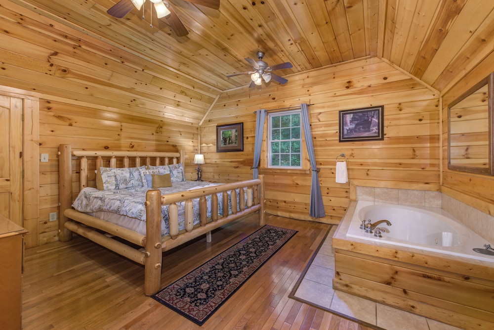 Cabin, Multiple Beds, Hot Tub, Mountain View (Smokies Bungalow)