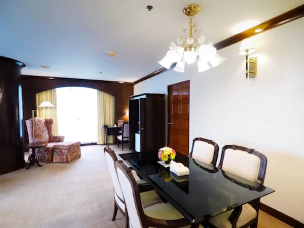 Executive Suite photo 3