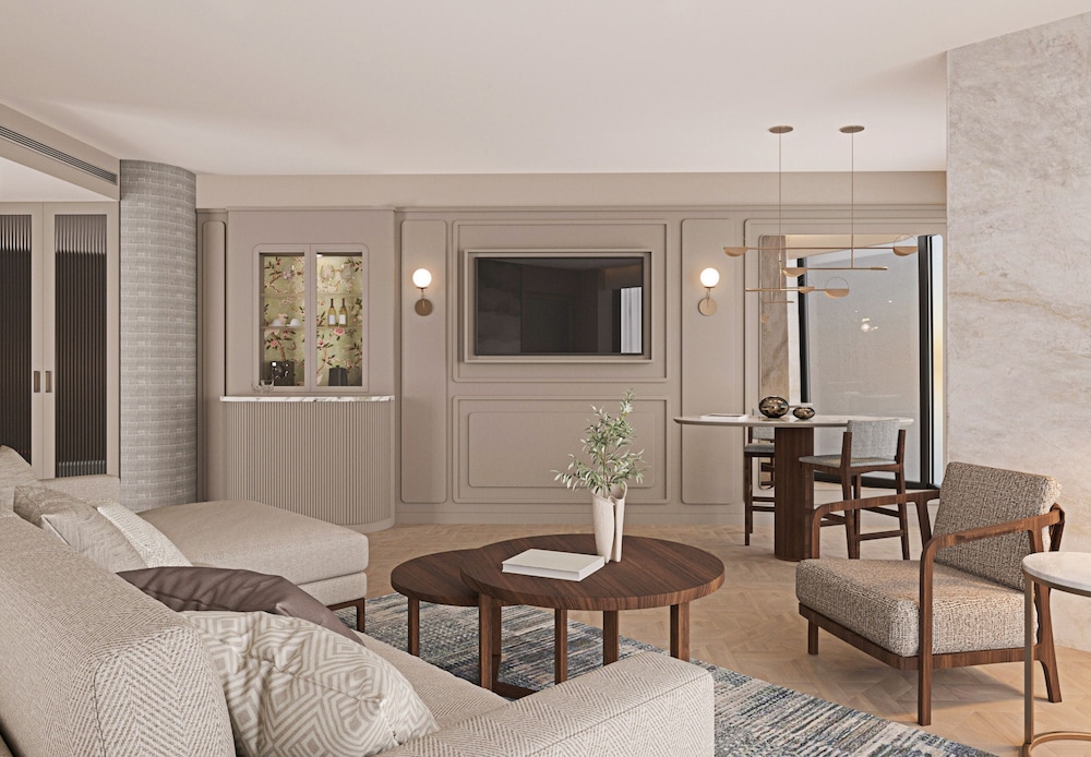Mediterranean Suite with Living Room - Photo 3