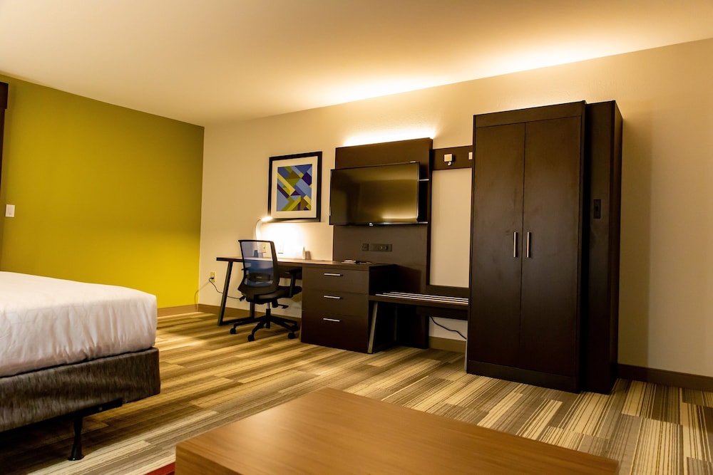 Standard Room, 1 King Bed, Accessible (Communications) - Photo 9