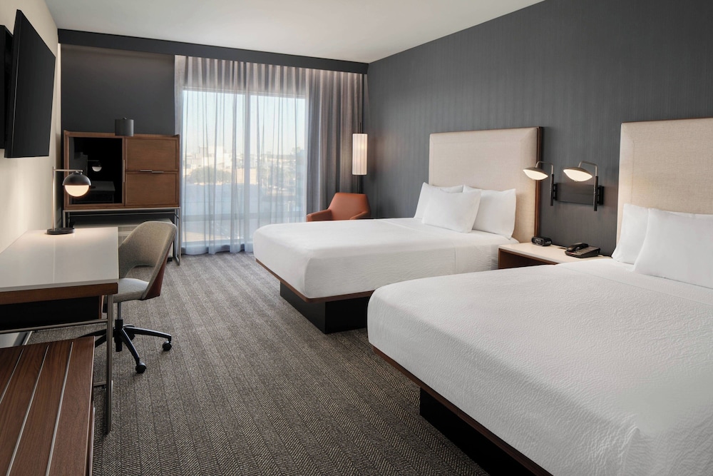 Room, 2 Queen Beds (Hearing Accessible) - Photo 5
