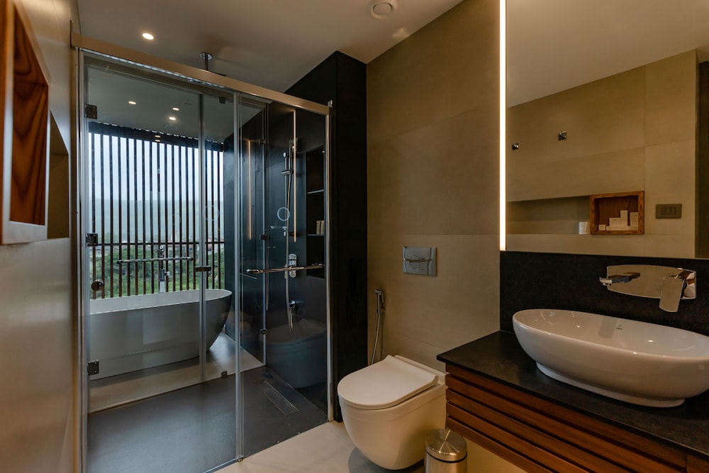 Deluxe Room - Photo 10