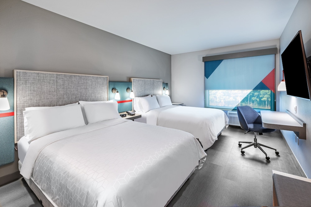 Standard Room, 2 Queen Beds, Accessible, Non Smoking (Communications) - Photo 5