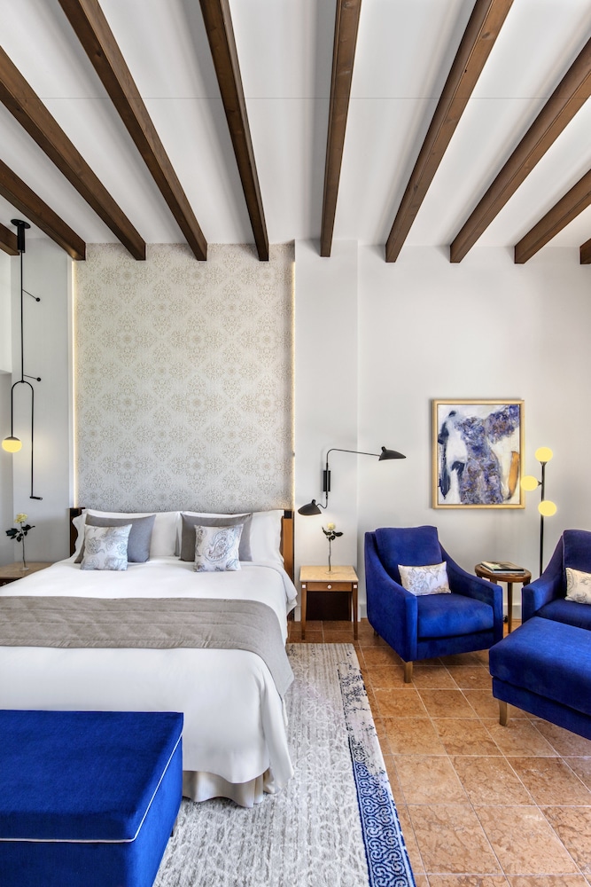Junior Suite, 1 King Bed, Garden Access