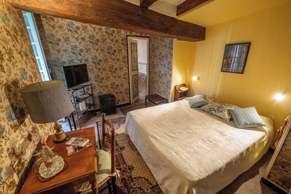 Premium Double Room, 1 Bedroom, Bathtub photo 2