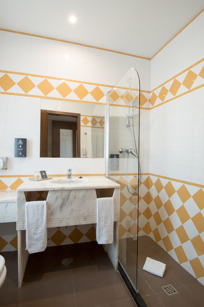 Superior Twin Room, River View - Photo 6
