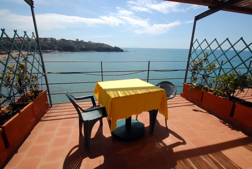 Quadruple Room, 2 adjoining bedrooms, Terrace, Sea View photo 2