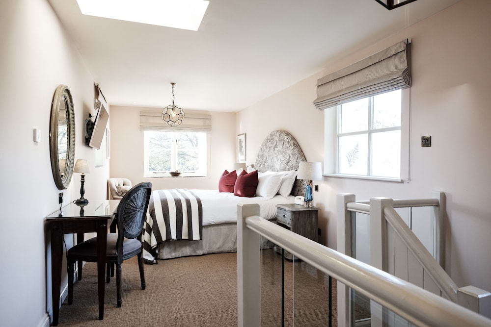 Whistling Cottage - Photo 1
