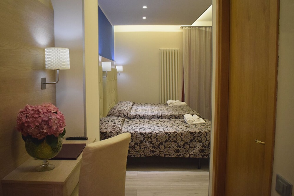 Superior Quadruple Room photo 2