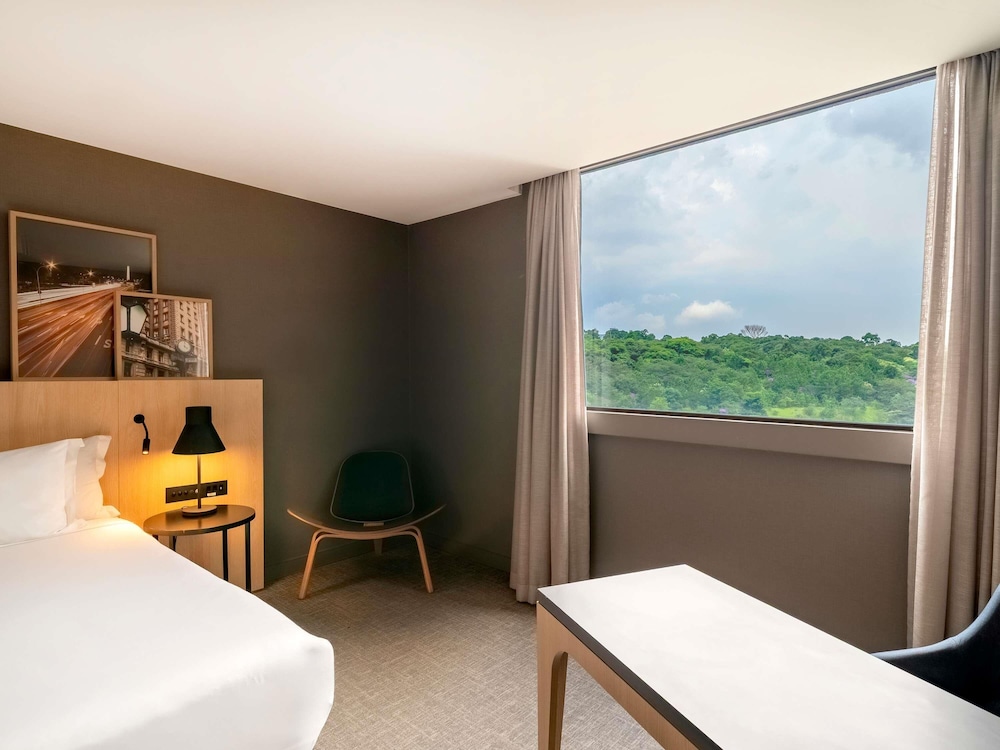 Luxury Room, 1 Queen Bed thumbnail 5