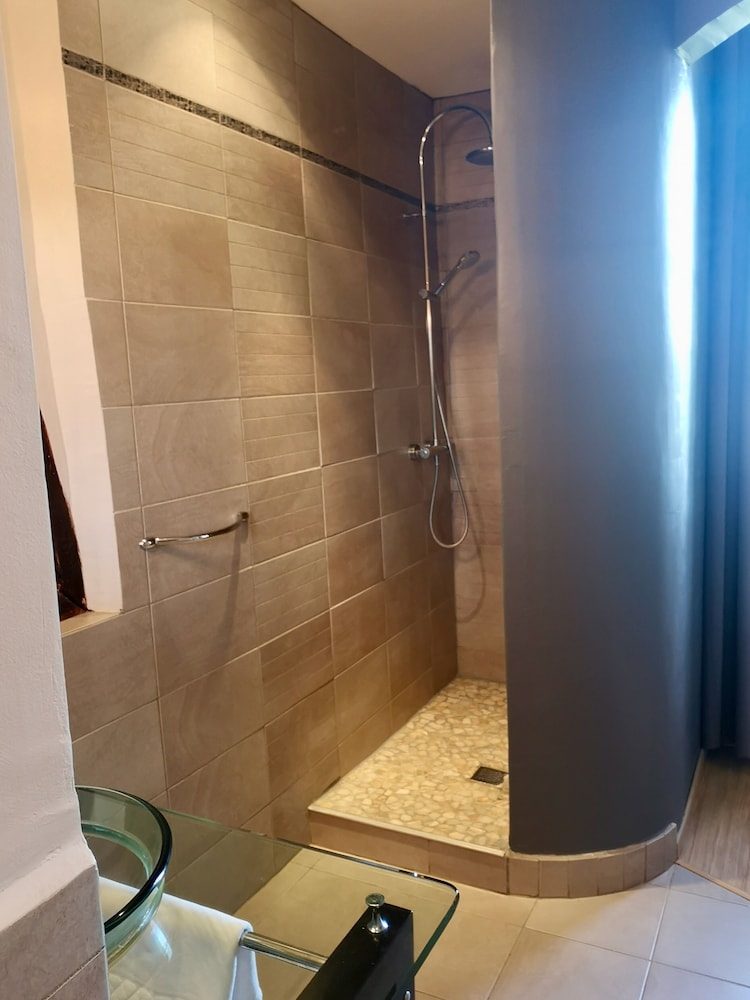 Superior Double Room, Private Bathroom, Garden View (LA CABOTTE) photo 2