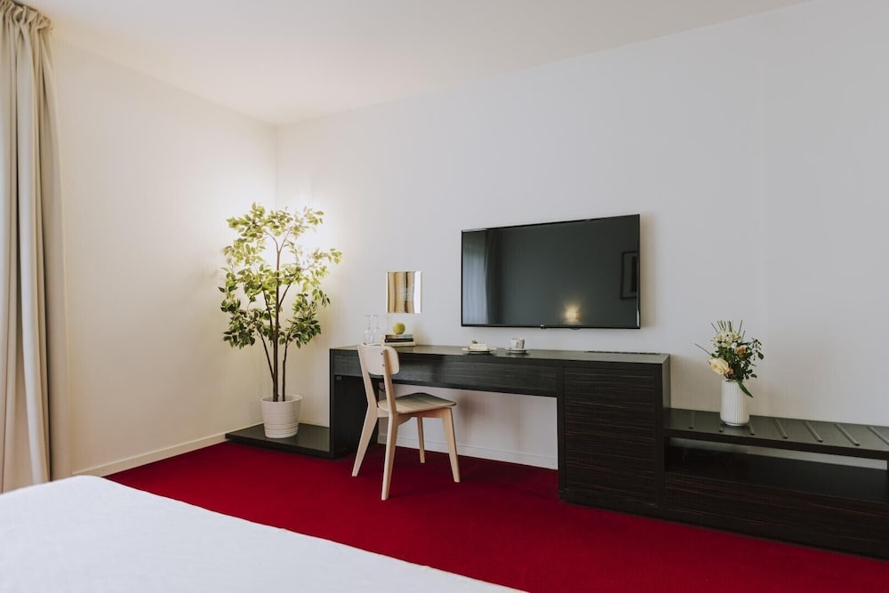 Twin Room - Photo 2