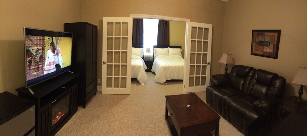 Executive Suite, 2 Double Beds photo 2