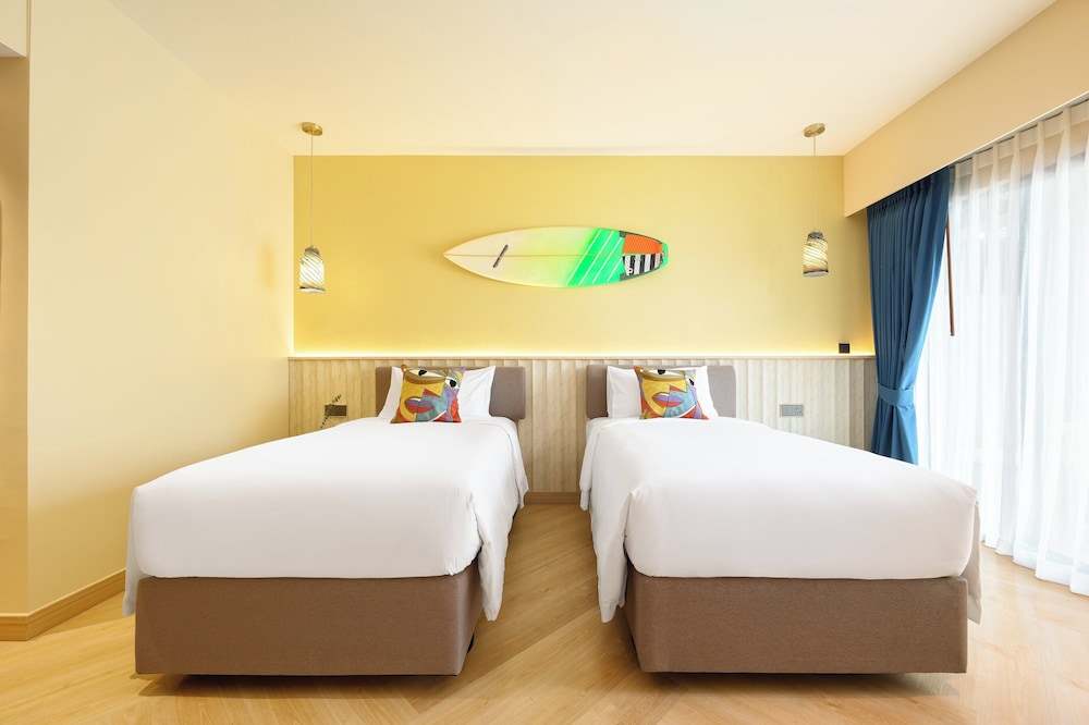 Deluxe Room, Balcony