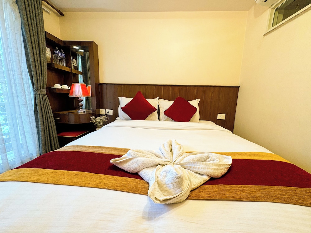 Deluxe Double or Twin Room - Photo 10