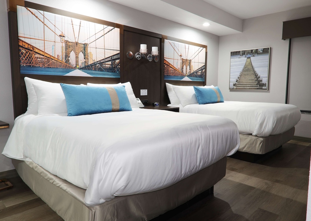 Suite, 2 Queen Beds, Accessible, Kitchenette (Kitchenette ) - Photo 4